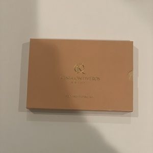 Selling Kenia Ontiveros makeup.